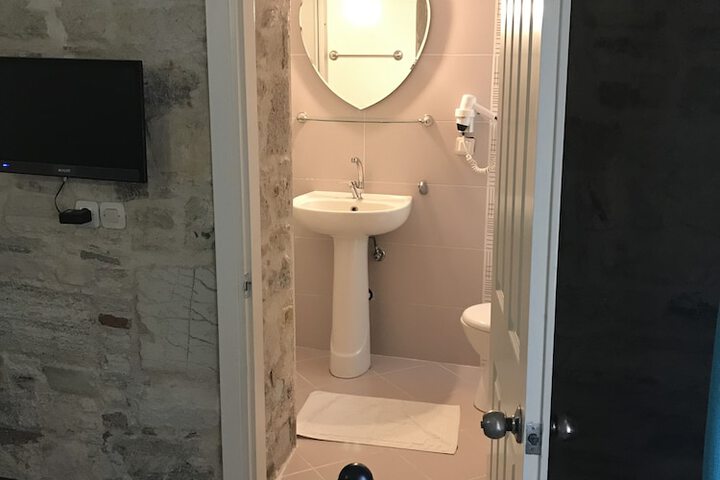 Room 58 of 90