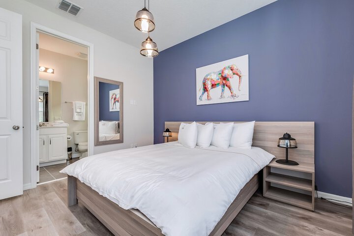 Room 2 of 84