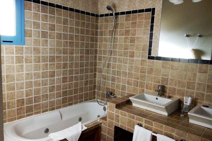 Jetted tub
