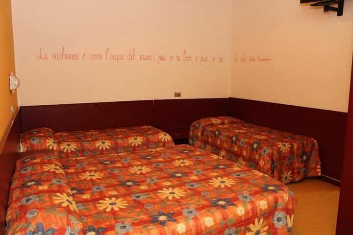Room 10 of 11