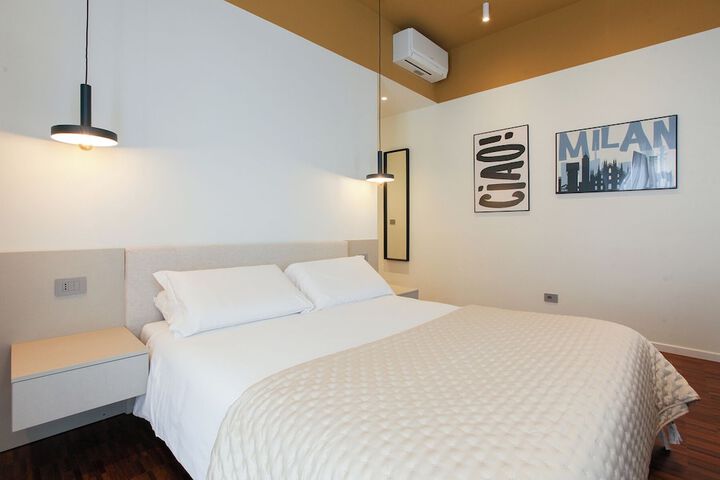 Room 5 of 10