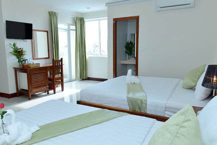 Room 9 of 29