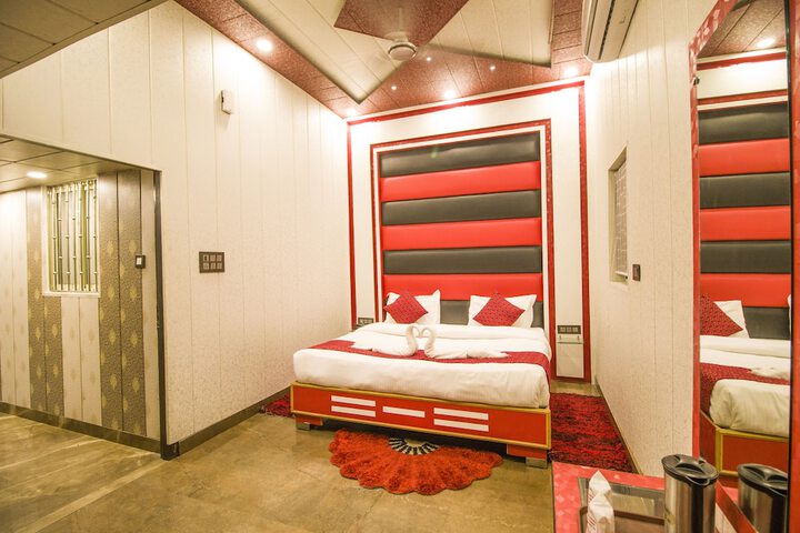 Room 18 of 53
