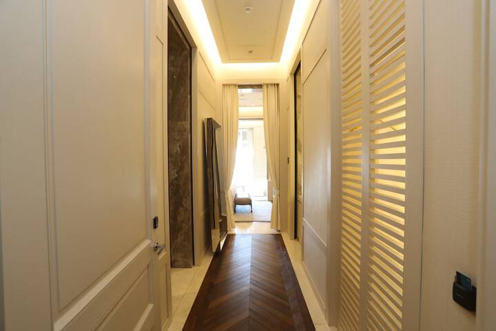 Room 10 of 79