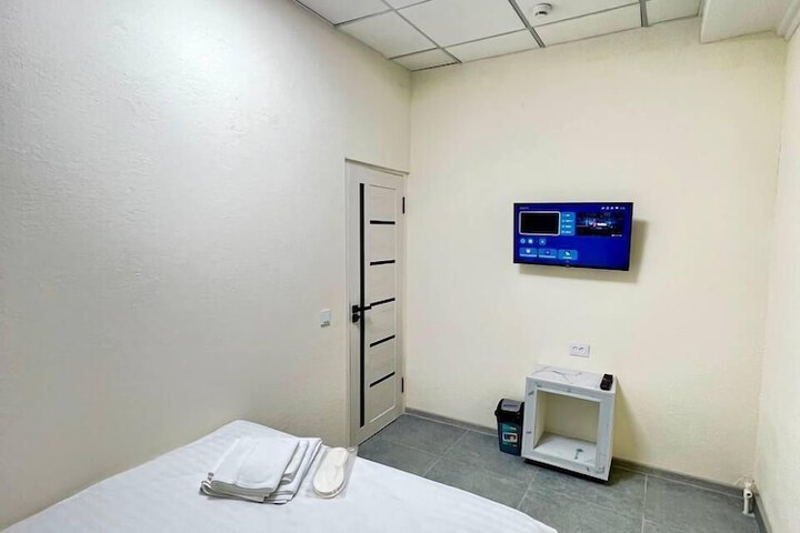 Room 9 of 20