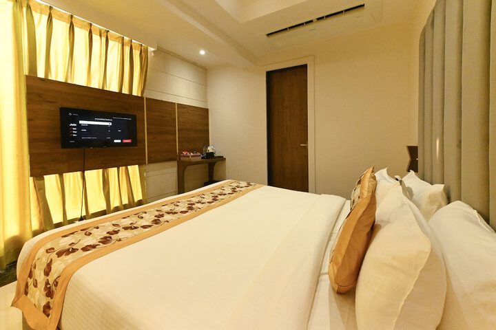Room 7 of 25