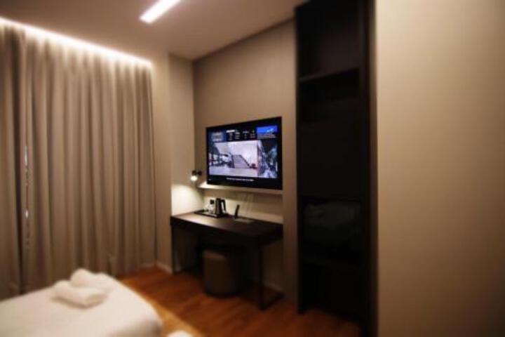 Room 21 of 44
