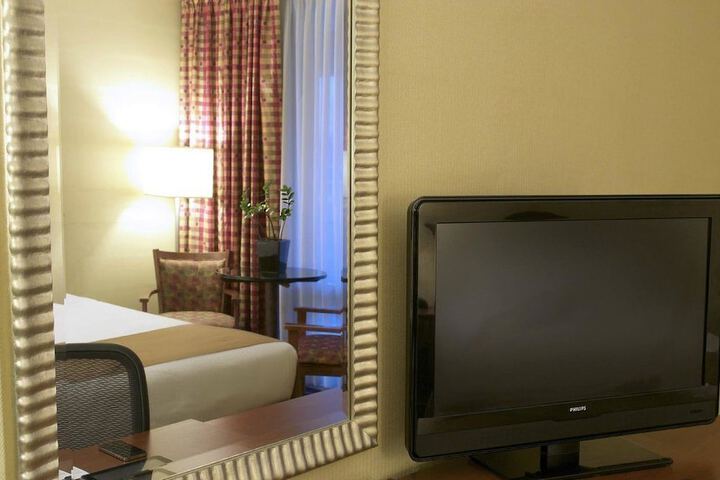 Standard | King Bed (7 of 9)