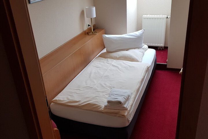 Room 19 of 65