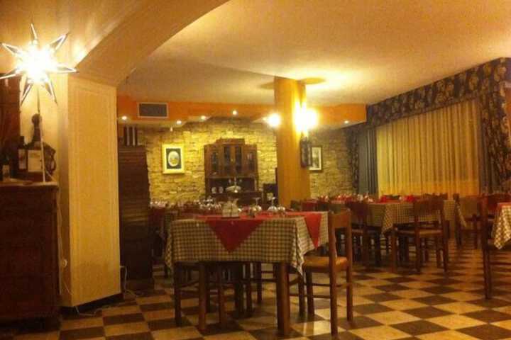 Dining 69 of 88