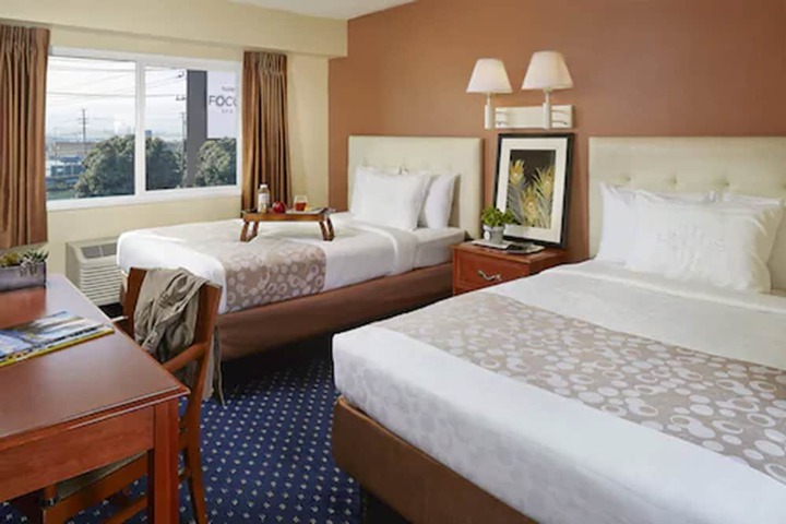 Pod Pacific 2 Double Beds (3 of 8)