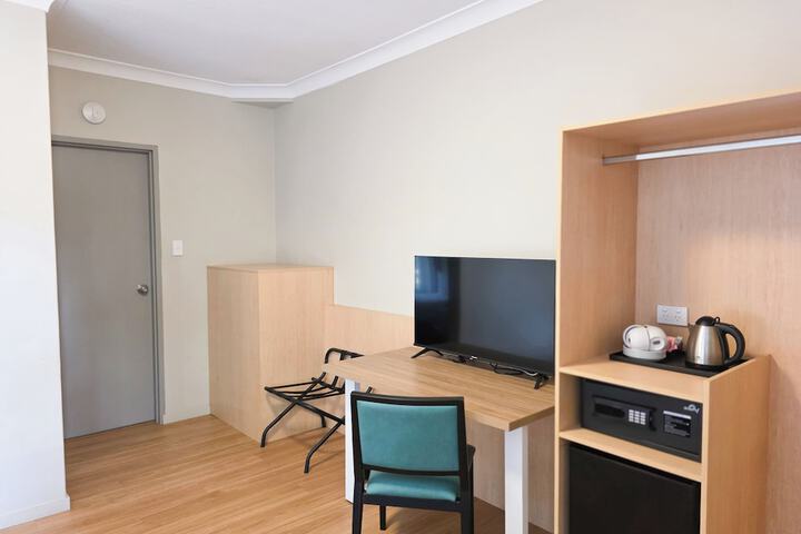 Room 12 of 37