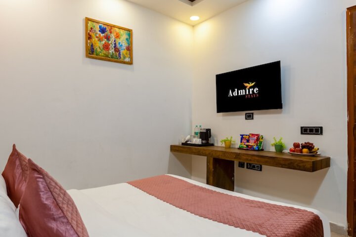 Room 15 of 37