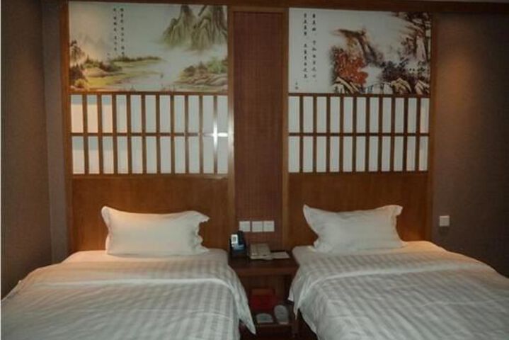 Room 7 of 29