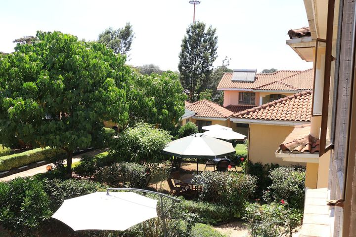 Hotel Exterior 49 of 50