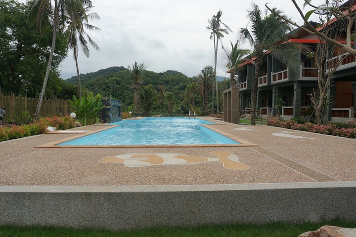 Sundeck 83 of 101