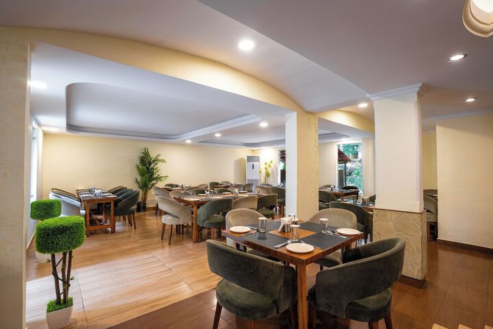 Dining 59 of 79