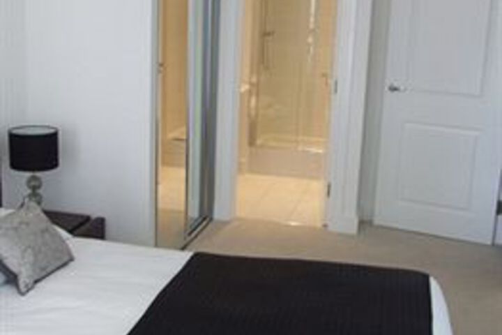 Room 8 of 19