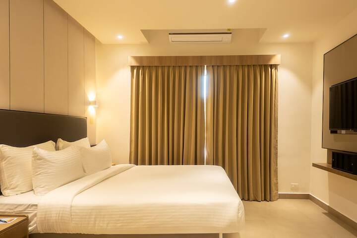 Room 8 of 34