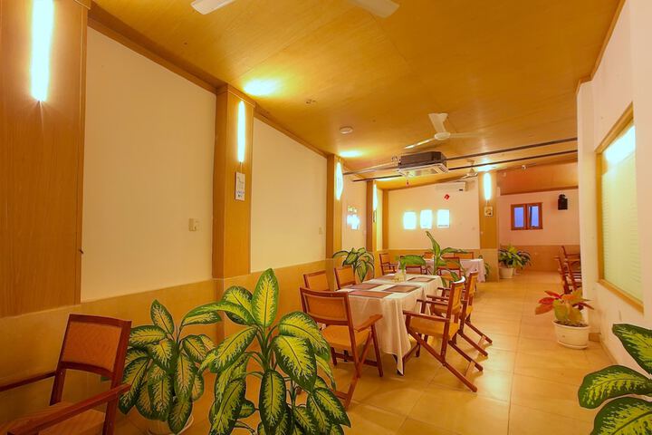 Dining 63 of 86