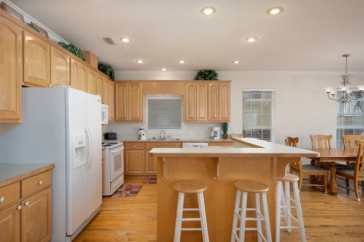 Photo of 20521 Front Beach Road Sunkist Five Bedroom House