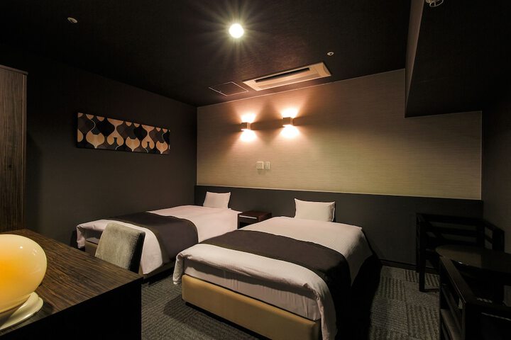 Room 10 of 40