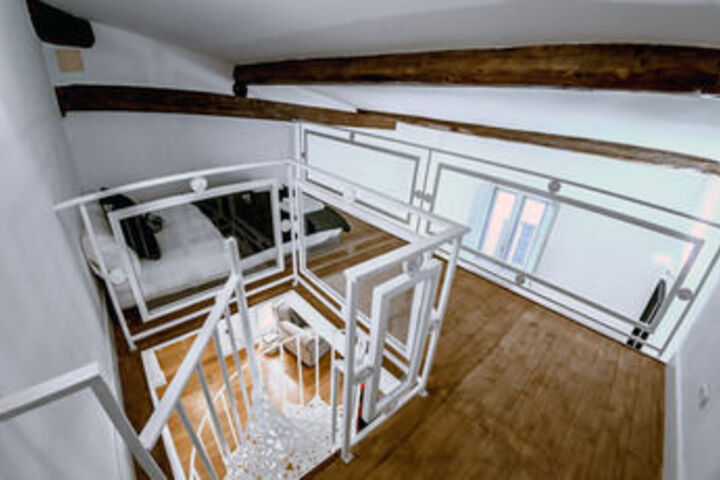 Room 46 of 161