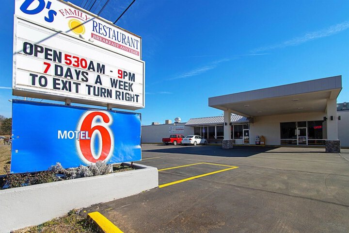 Hotel 74 of 79
