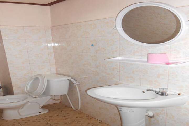 Room 10 of 13