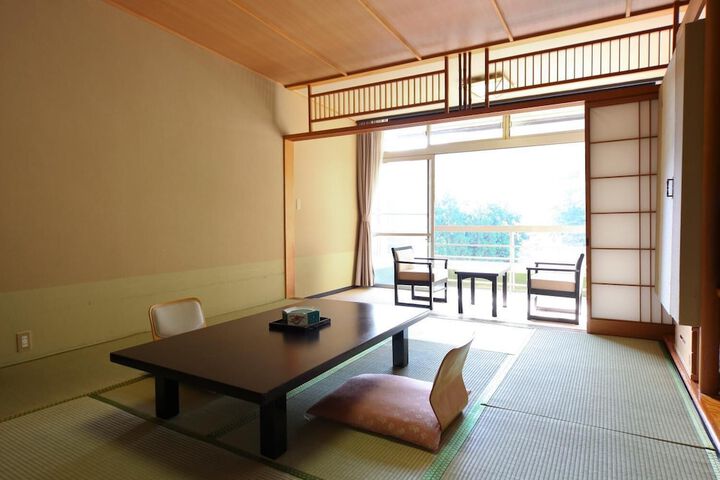 Room 7 of 44