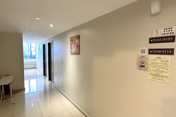 Room 21 of 33