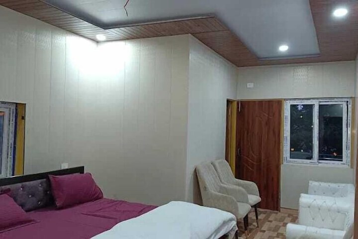 Room 3 of 17