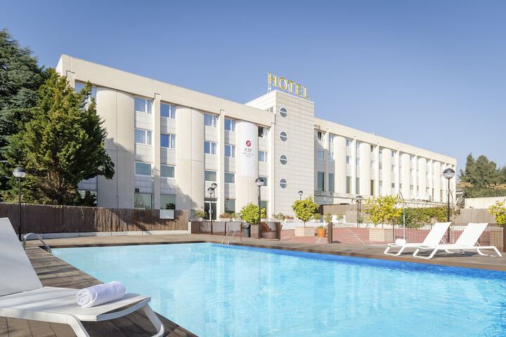 Pool Hotel