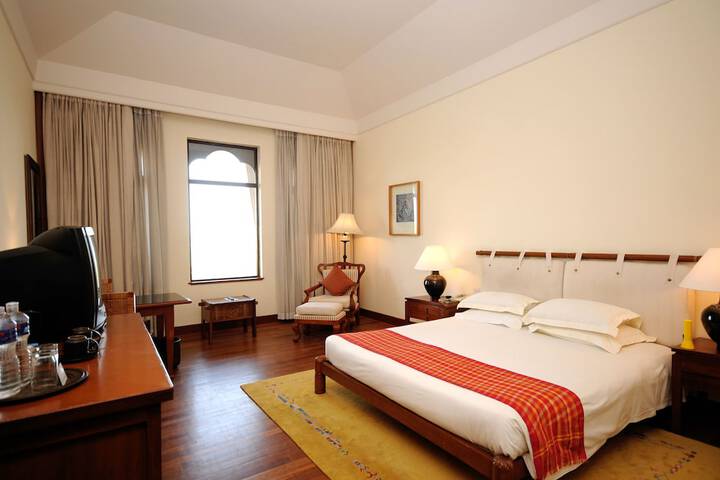 Room 6 of 121