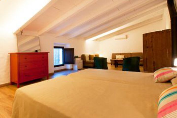 Room 8 of 38