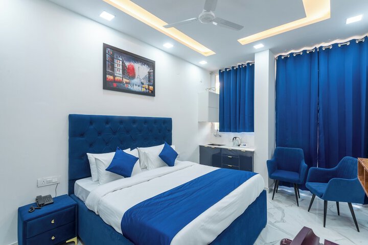 Room 13 of 23