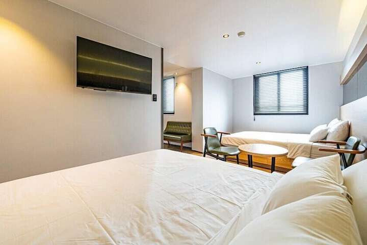 Room 52 of 65