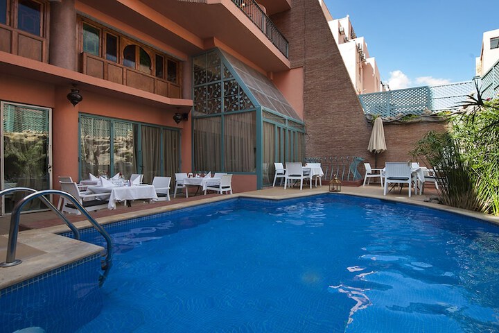 Pool Hotel