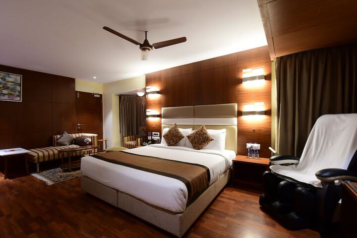Room 10 of 36