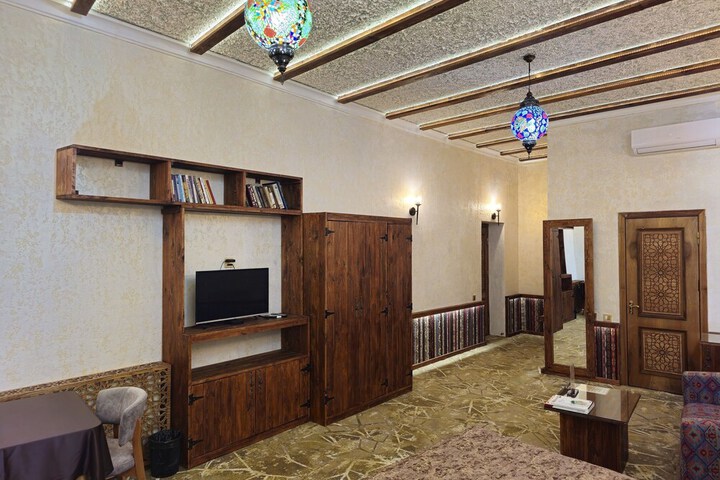 Room 16 of 140