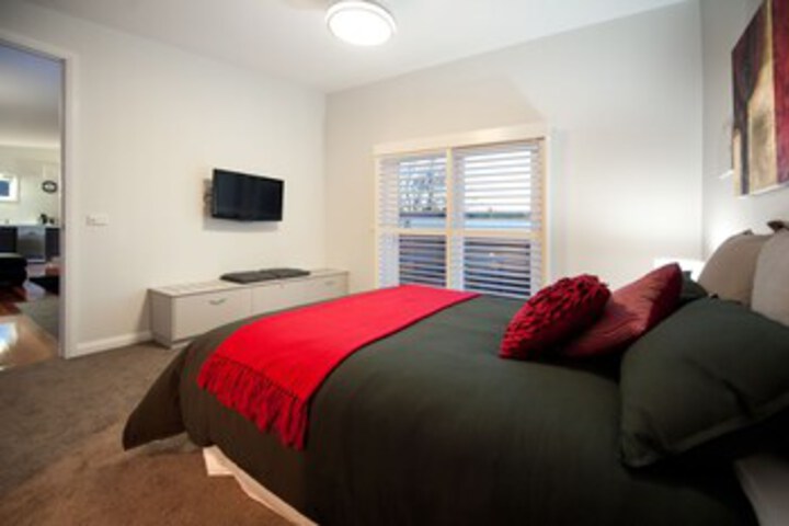 Room 6 of 7