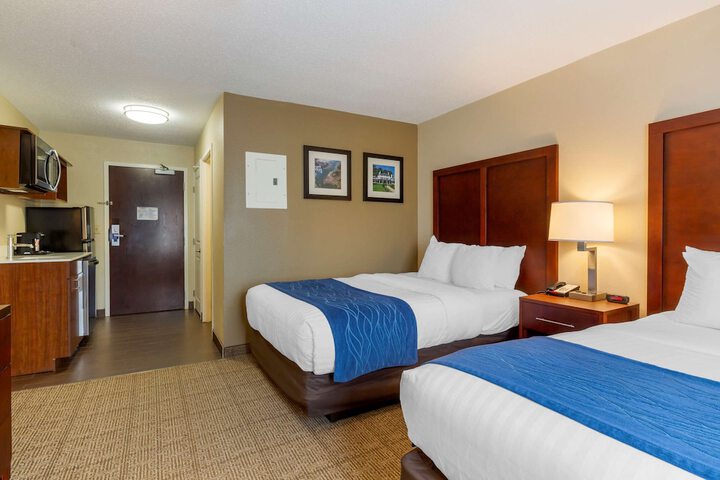 2 Double Beds (10 of 13)