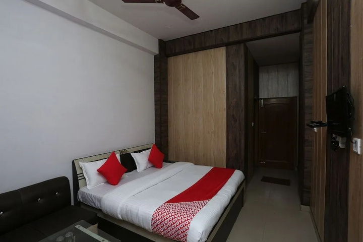 Room 6 of 15