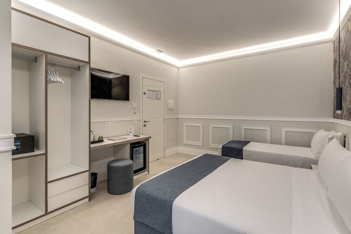 Room 6 of 75