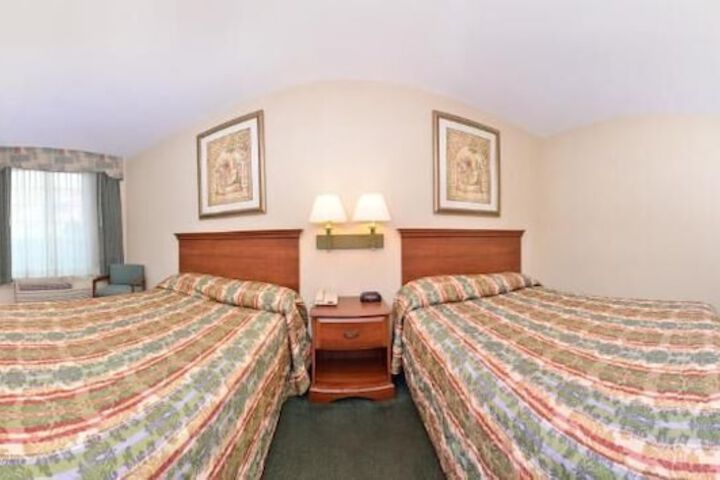 2 Double Beds (2 of 8)