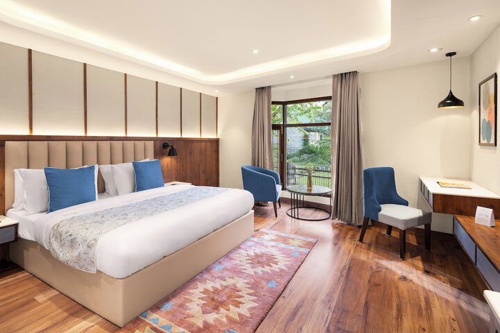 Room 15 of 53
