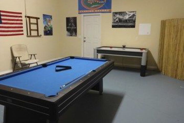 Room 33 of 77