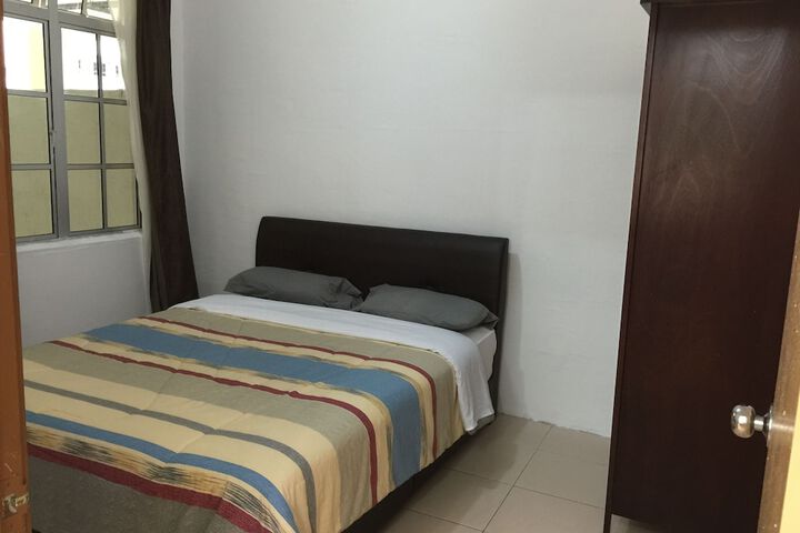 Room 5 of 33