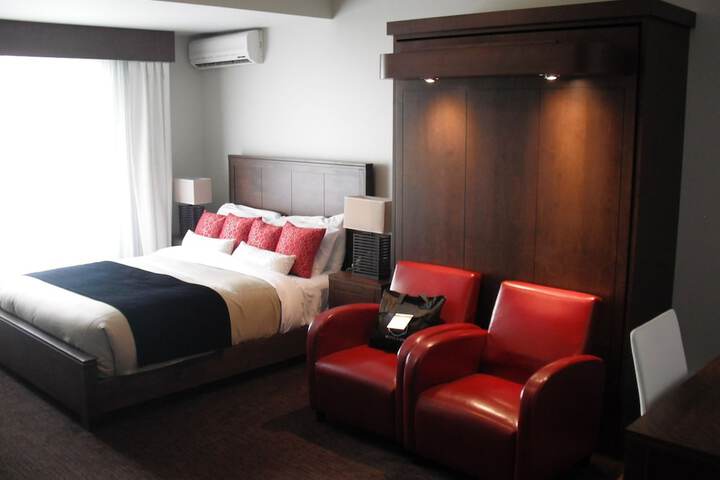 Room 2 of 61