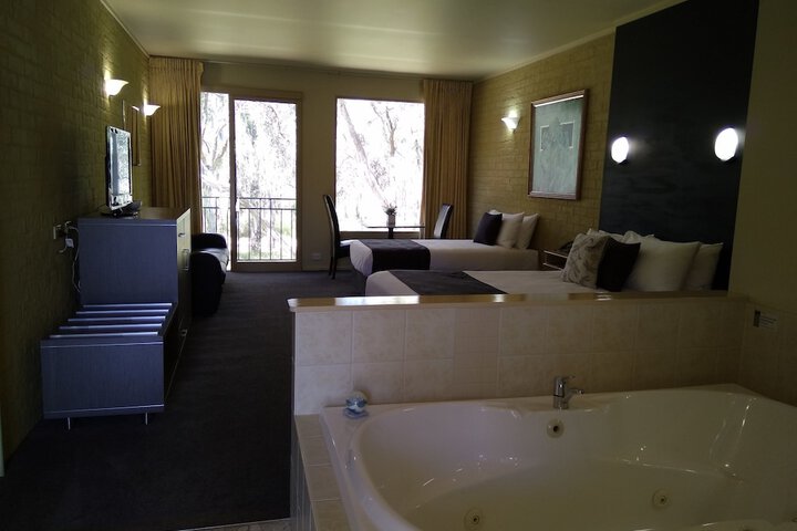 Hot Tub 29 of 45